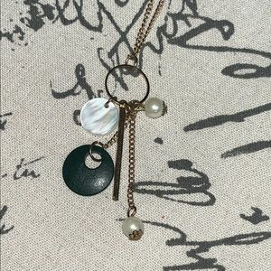 Elegant Gold and Black Pendant Necklace